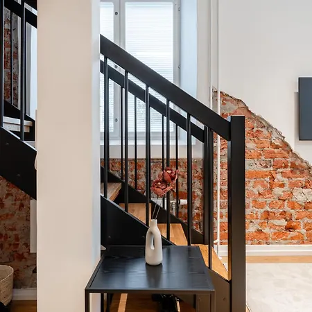 Stylish Loft Next To Center & Pyhaejaervi * Τάμπερε